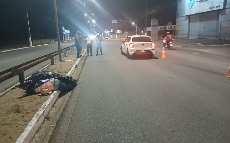 Ciclista morre após colisão com carro na rodovia AL-220, em Arapiraca
