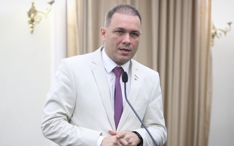 Dudu Ronalsa denuncia mais um ato de vandalismo contra imagem religiosa