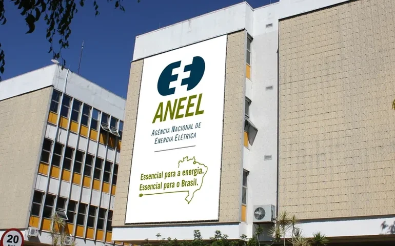 Aneel fará inspeção em subestação que pegou fogo e deu origem ao apagão em parte do país