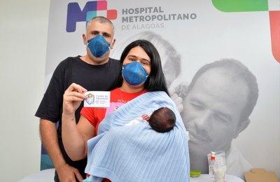Governador anuncia retomada da vacinação de gestantes e puérperas contra a Covid-19