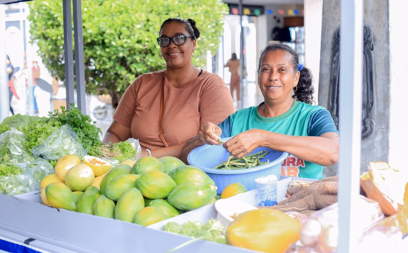 Prefeitura de Penedo orienta agricultores sobre como vender para o governo