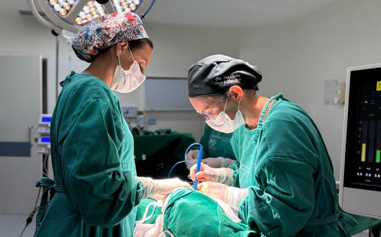 Hospital Metropolitano de Alagoas realiza cirurgia de cabeça e pescoço para tratar câncer de tireoide