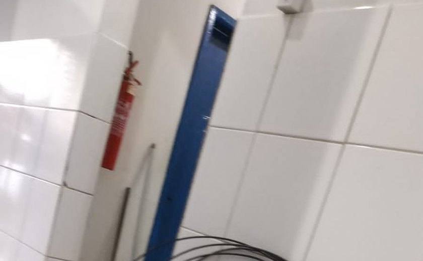 Funcionários de empresa de internet e receptador de material furtado são presos em Maceió