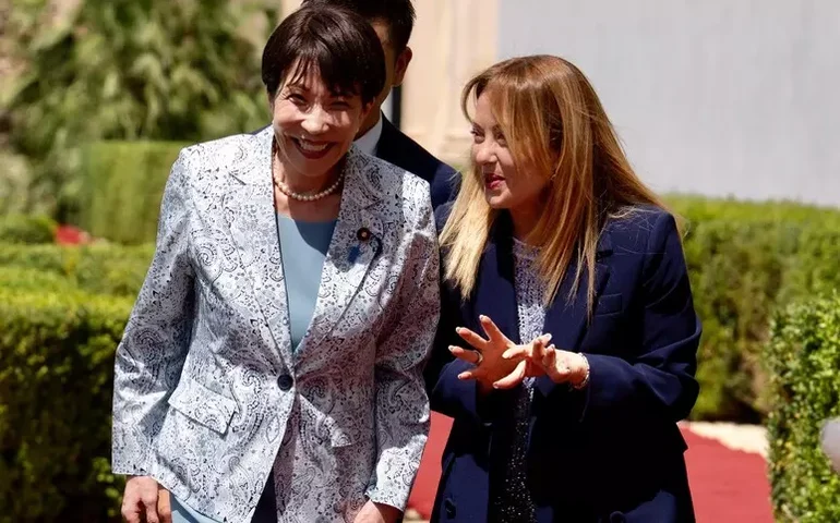 Meloni fortalece relações com Takaichi pouco antes de participar do G7