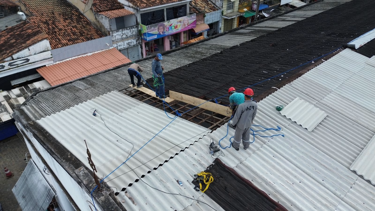 Prefeitura de Penedo reforma cobertura do Pavilhão da Farinha