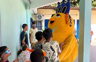 Pinto da Madrugada leva cultura e alegria para abrigo em ação especial da Prefeitura de Maceió