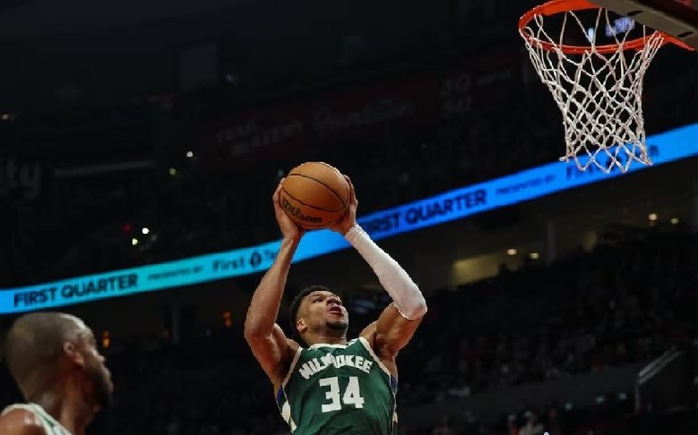 Celtics e Bucks esquentam briga pela ponta na NBA e LeBron pode alcançar recorde