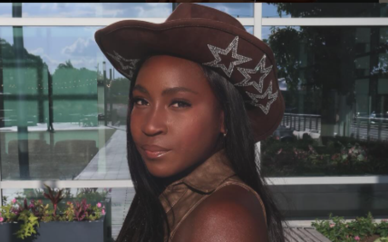 Gauff desbanca Bronzetti na agressividade e se mantém firme na busca do 2º título em Cincinnati