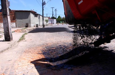 Infraestrutura beneficia mais de 100 vias com intervenções da operação tapa-buraco