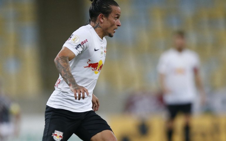 Red Bull Bragantino tem dois gols anulados pelo VAR e perde do Botafogo em casa