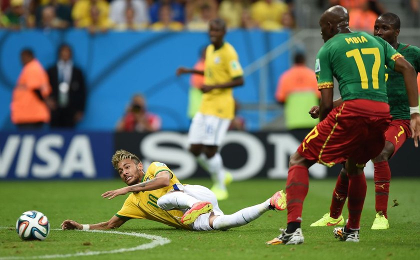 Camarões volta a atravessar o caminho do Brasil em uma Copa