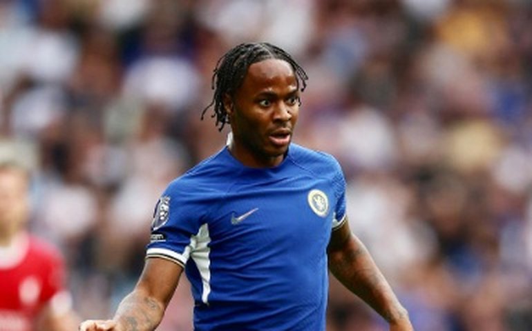 Sterling brilha, Chelsea não toma conhecimento e bate o modesto Luton Town em casa