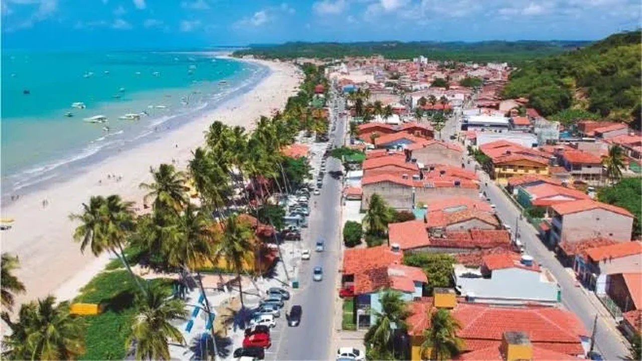 Flávio Bolsonaro e JHC venceram no recorte litorâneo; Arthur Lira e o filho Alvinho foram os líderes nas três cidades