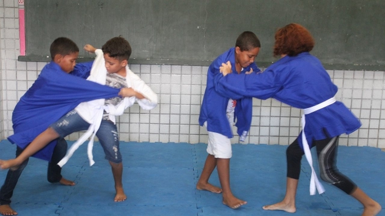 Judô melhora comportamento e rendimento de estudantes da rede estadual
