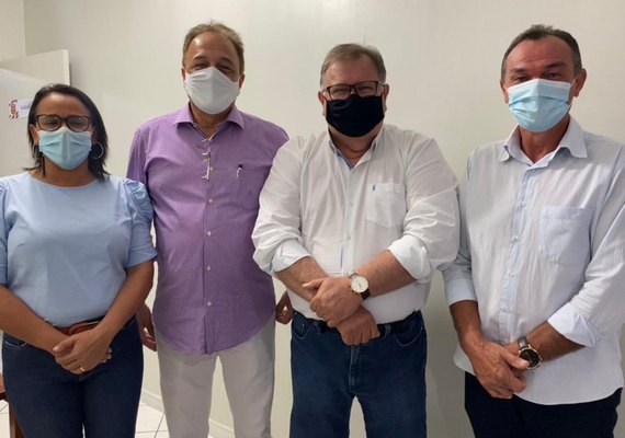 Prefeito Celino Rocha garante Caravana RG na mão para o mês de agosto em Anadia