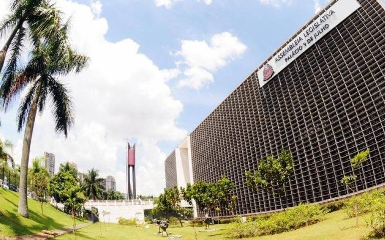 Lei impõe limite a cortes de salário discutidos pela Assembleia-SP