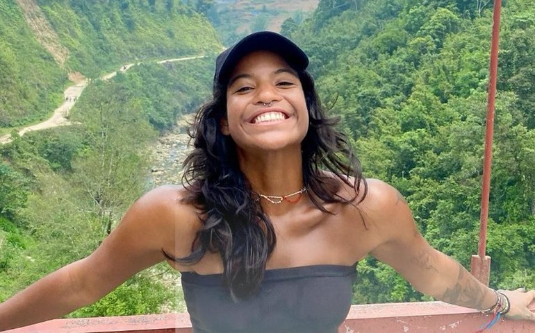 Corpo de turista brasileira é resgatado de cratera na Indonésia