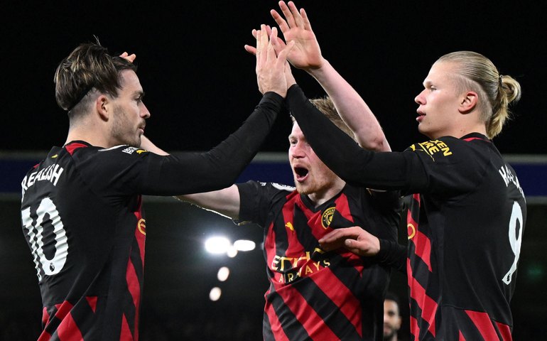 Haaland marca duas vezes na vitória do Manchester City sobre o Leeds no Inglês