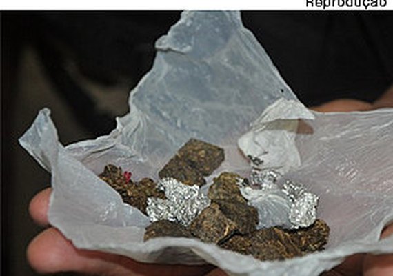 Condenação por tráfico exige prova de destinação da droga a terceiros