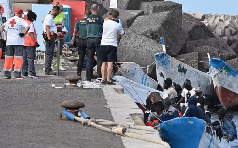 Corpos de quatro mulheres são encontrados em barco à deriva na costa da Espanha