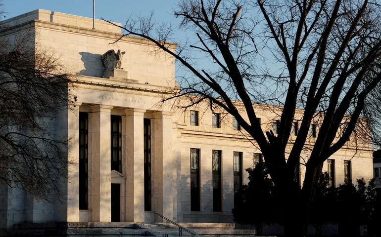 Dirigentes do Fed veem alto nível de incerteza sobre economia,com riscos altistas e baixistas