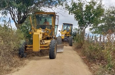 Programa Estrada Boa avança na recuperação de estradas vicinais da zona rural de Palmeira