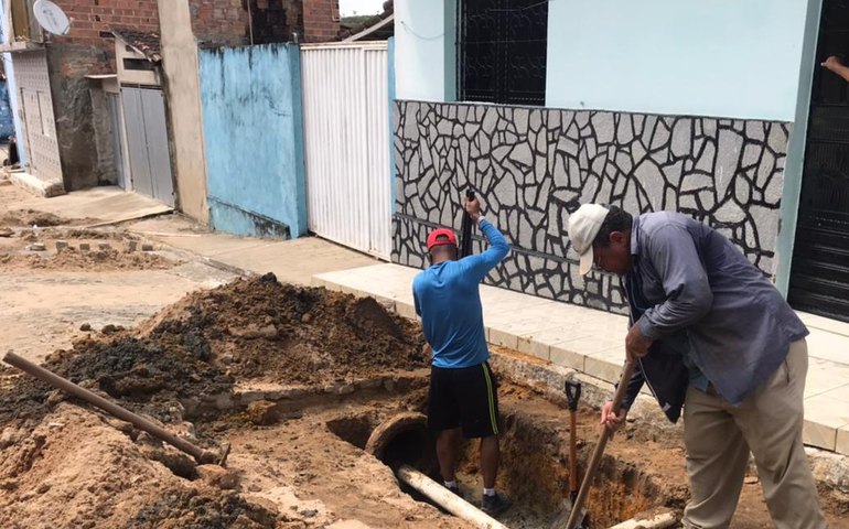 Infraestrutura de Branquinha inicia mutirão de serviços para recuperação de ruas