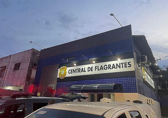 Mulher ﻿agride guarnição da PM após suspeita de abandono de incapaz