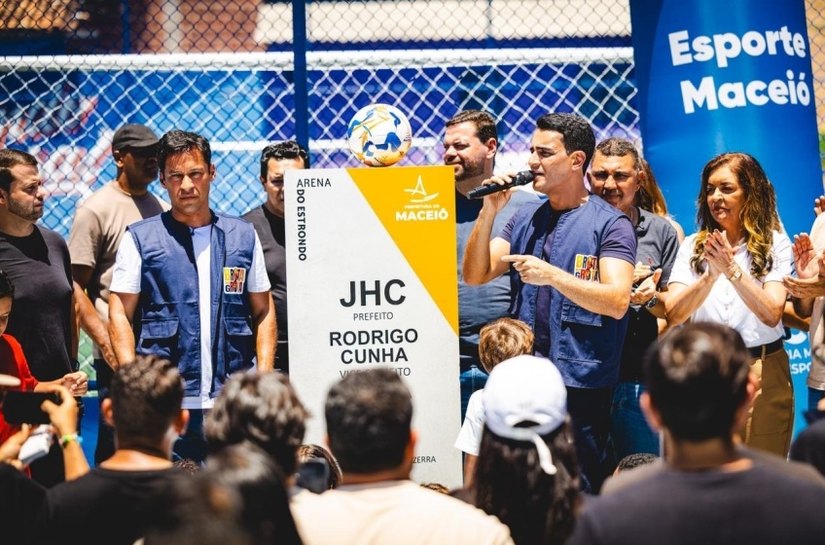 JHC entrega maior conjunto de obras nas grotas de Maceió