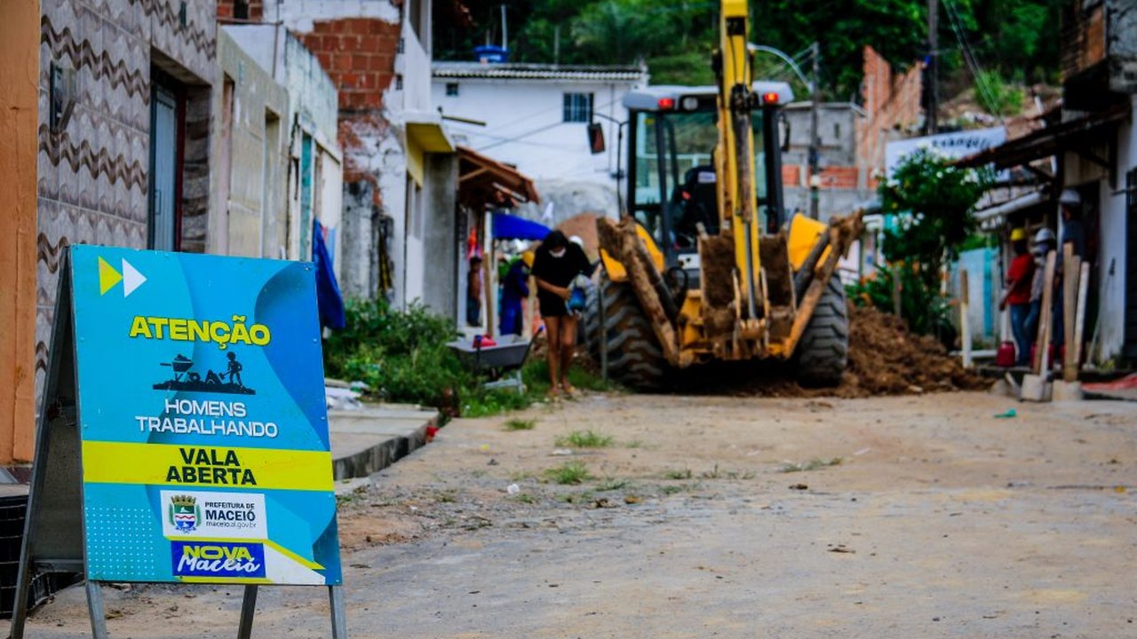 Nova Maceió: Prefeitura executa obras em Guaxuma