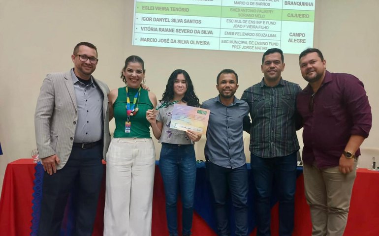 Aluna da rede municipal de Branquinha participa da premiação da Olimpíada Brasileira de Matemática das Escolas Públicas