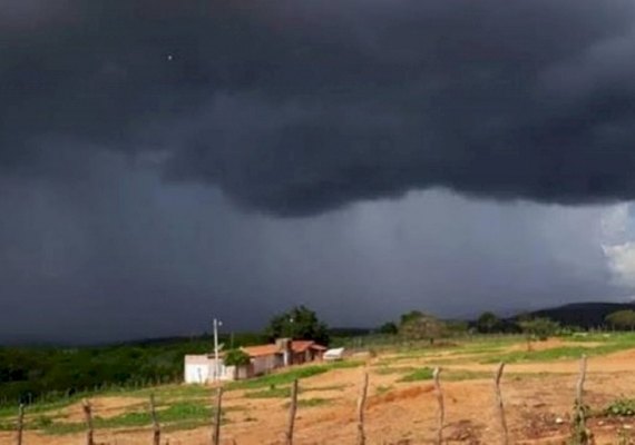 Alerta de chuvas intensas é emitido para cidades do Sertão de Alagoas