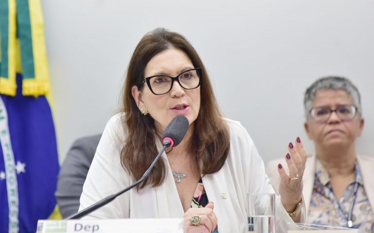 Comissão vai ouvir ministra da Saúde sobre gestão de hospitais federais no RJ