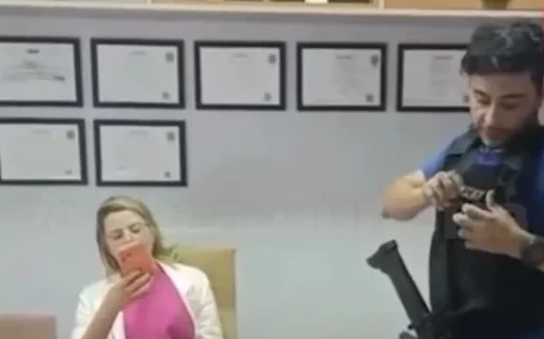 Advogada é presa em escritório por suposta difamação contra delegado em Pirenópolis; OAB aponta arbitrariedade