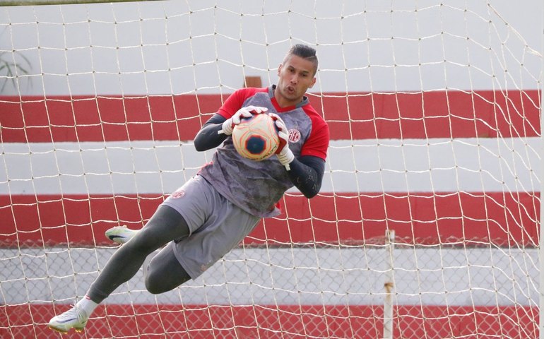 ASA anuncia goleiro Bruno Pianissola, ex-CRB e campeão da Série D com América-RN
