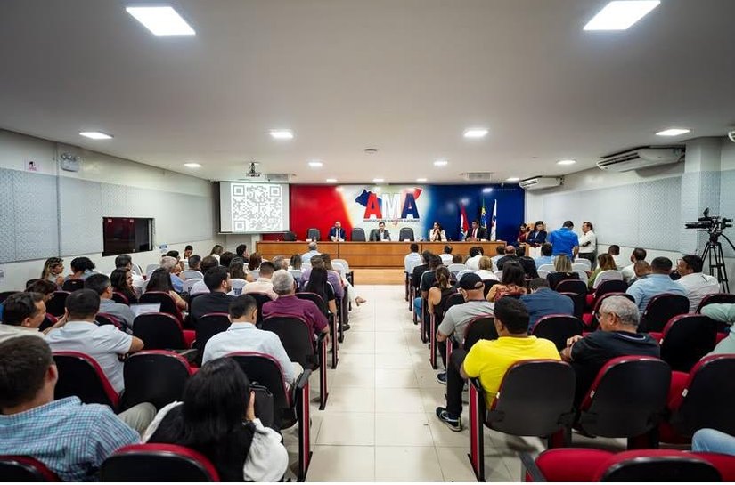 Ziane Costa destaca temas importantes discutidos durante reunião na sede da AMA