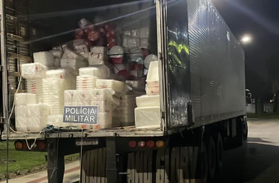 Caminhão com mais de 60 kg de drogas é apreendido em Sergipe; duas pessoas foram presas