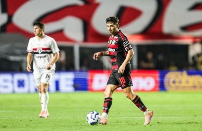 Em jogo agitado, São Paulo e Flamengo empatam na Vila Belmiro