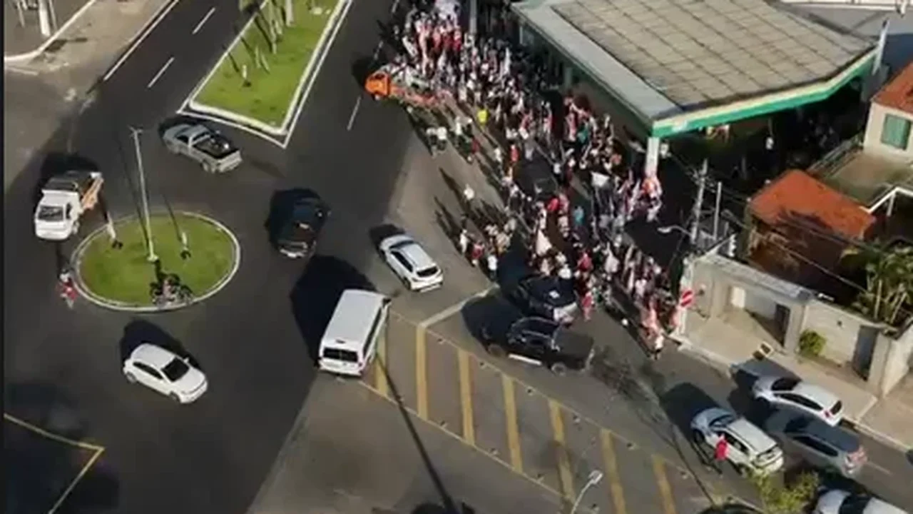 Santana do Ipanema: JHC não consegue reunir público, enquanto Renan Filho arrasta multidão