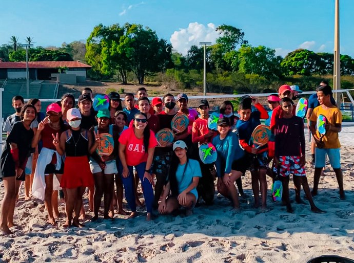 Estudantes de Arapiraca participam de oficina de Beach Tennis na reabertura do Centro de Cultura Corporal