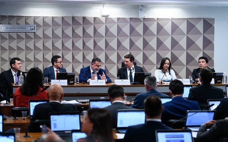 Ex-diretora de Inteligência do Ministério da Justiça não vai à CPMI