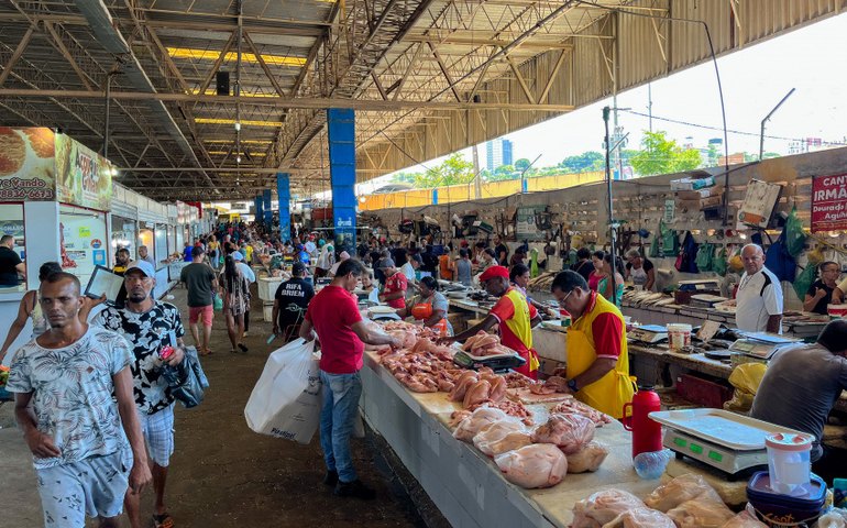 Mercados públicos e feiras de Maceió têm funcionamento especial neste feriado