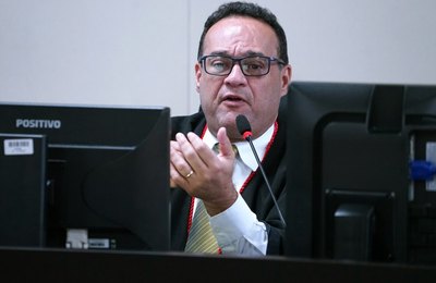 TRT/AL nega pedido de funcionários da Ceal que solicitaram reconhecimento de desvio funcional 