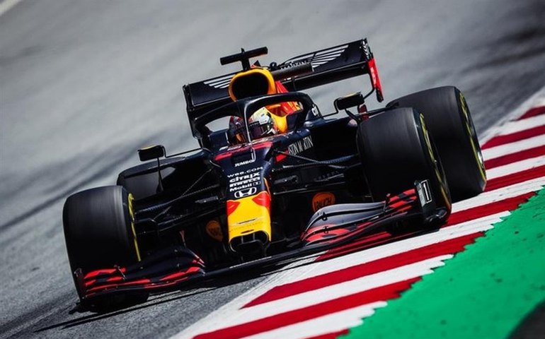 Bottas desbanca Hamilton e lidera o terceiro treino livre em Silverstone