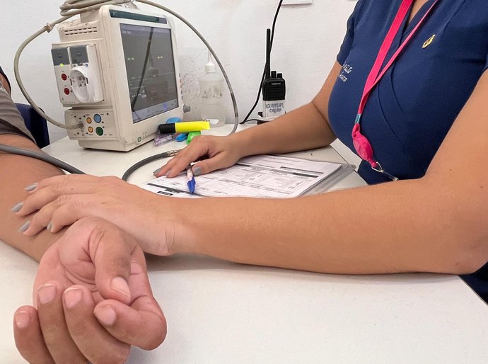 Calor e excessos do Carnaval podem afetar a saúde do coração, alertam especialistas