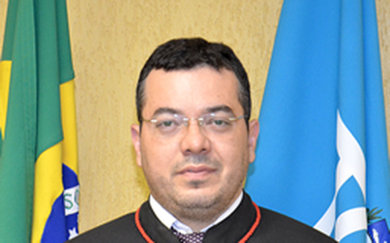 Rodrigo Cavalcante será o relator da representação para apurar supostas fraudes do prefeito JHC na compra do HC