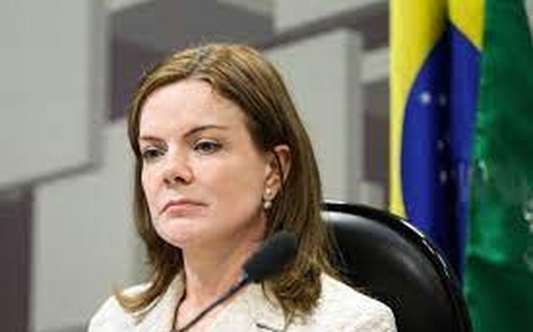 Gleisi e Messias reagem à revogação de vistos de ministros e criticam interferência dos EUA