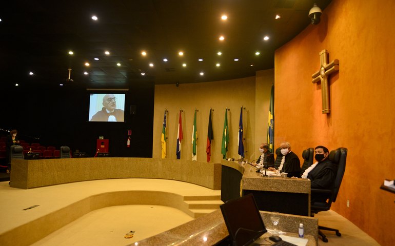 Nova Mesa Diretora para o biênio 2021-2023 toma posse no TRF5