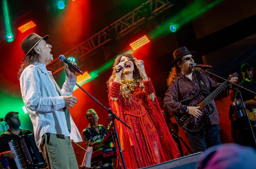 Show 'Grande Encontro' emociona público durante Verão Massayó