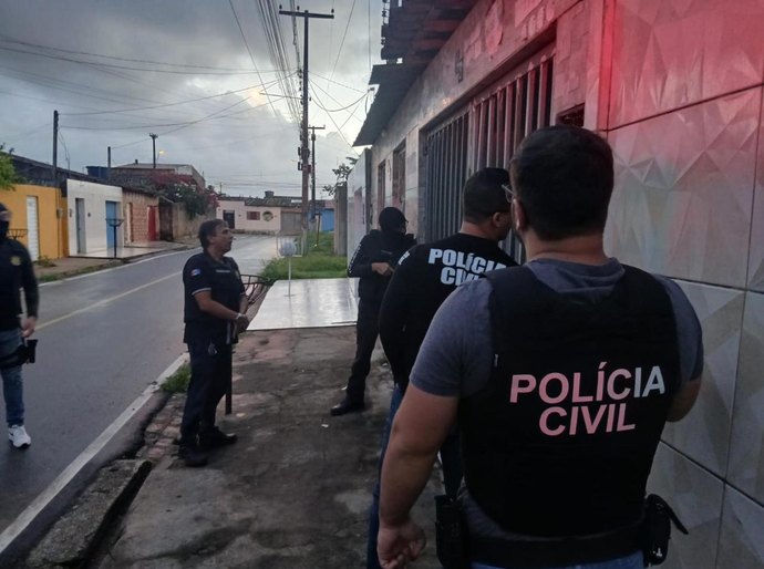 Polícia Civil cumpre mandados e prende suspeitos durante Operação Cerco Fechado